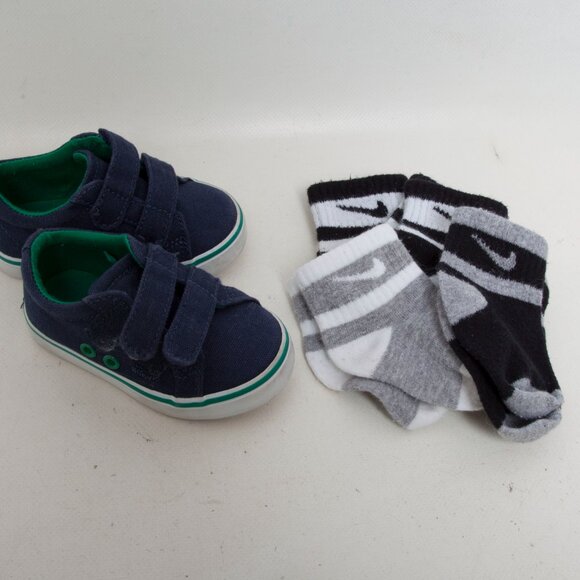 Janie & Jack Baby Boy Size 4 Navy Slip-On Shoes w/ Velcro + 4 Pairs Nike Socks - Picture 2 of 5